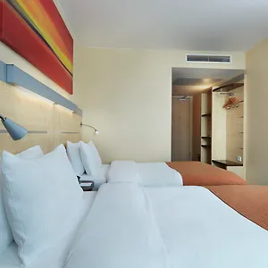 holiday-inn-express-berlin-city-centre-west.find-berlin-hotels.com/